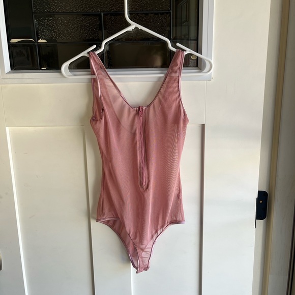 FASHION NOVA blush pink mesh zip up front bodysuit - Picture 1 of 6